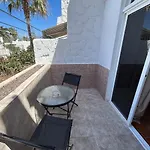 Practical And Cozy In Southern أرونا