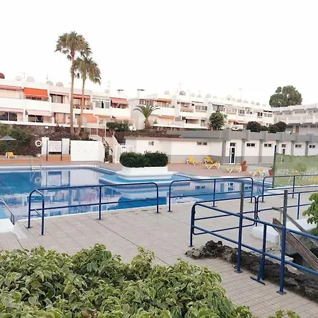 Practical And Cozy In Southern Arona