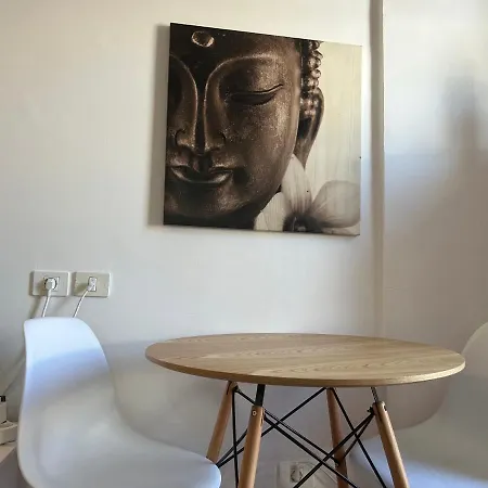 Practical And Cozy In Southern Arona