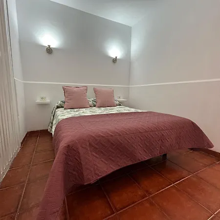 Practical And Cozy In Southern Arona