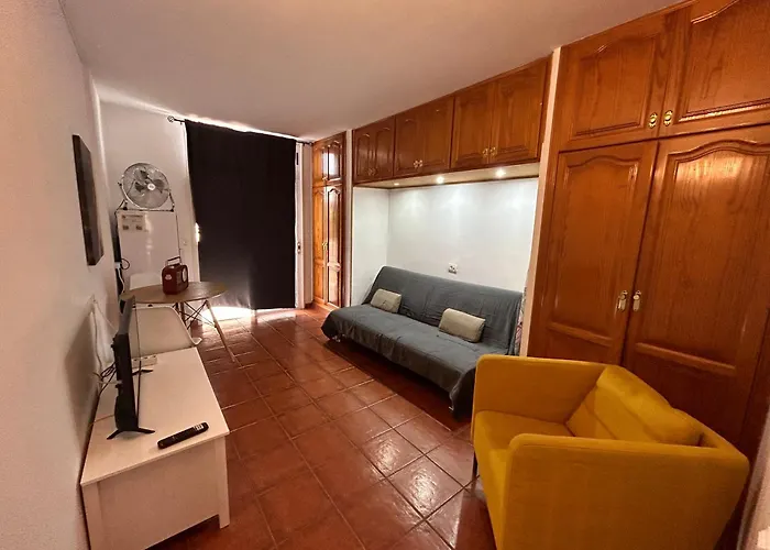 Practical And Cozy In Southern Lägenhet *